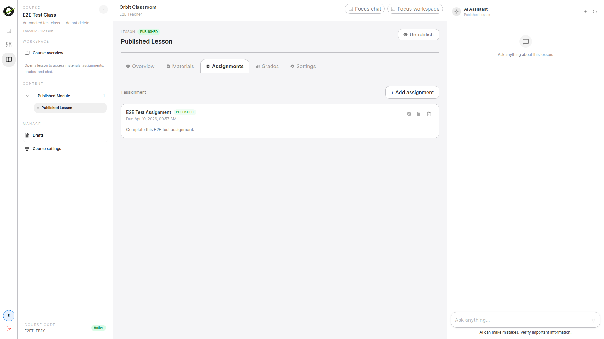 teacher-create-assignment — editor de assignment dentro de la lesson con campos de instrucciones, fecha y visibilidad.